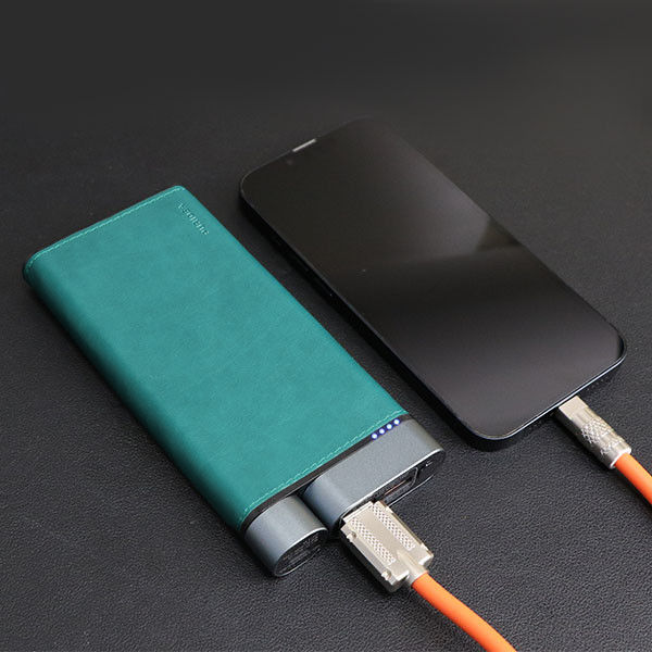 Ngân hàng điện hiệu quả 10000mAh với vỏ kim loại và 3 cổng - Sạc bất kỳ thiết bị USB-C nào!